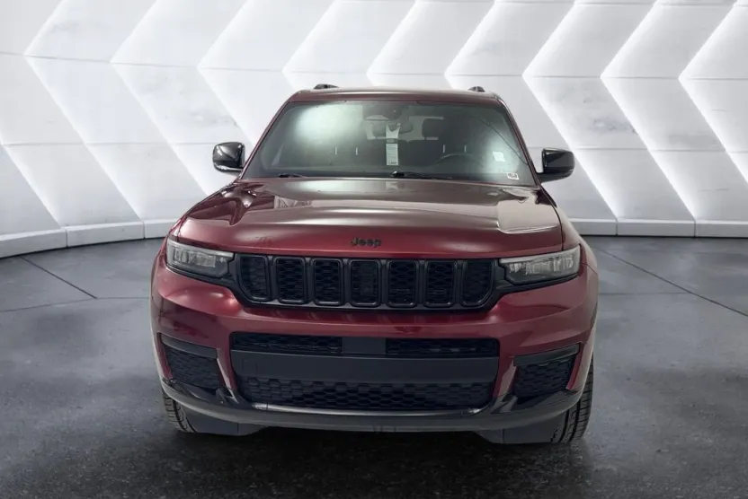 2021 Jeep Grand Cherokee Altitude photo 1