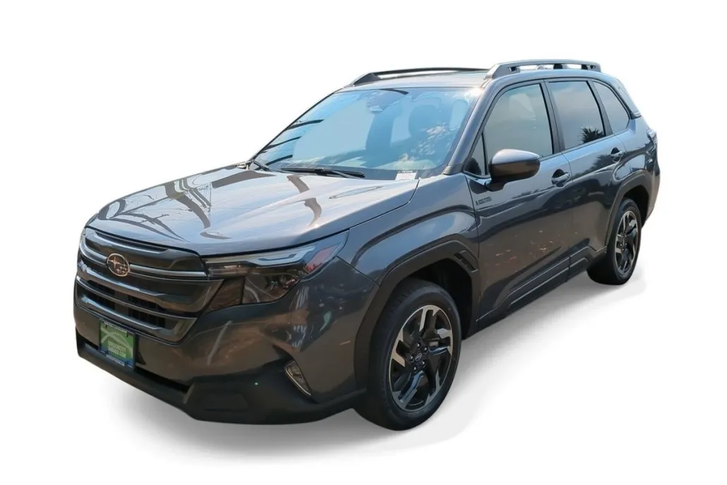2025 Subaru Forester Premium photo 1
