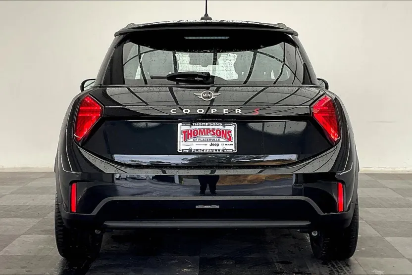 2025 Mini Cooper S Iconic photo 1