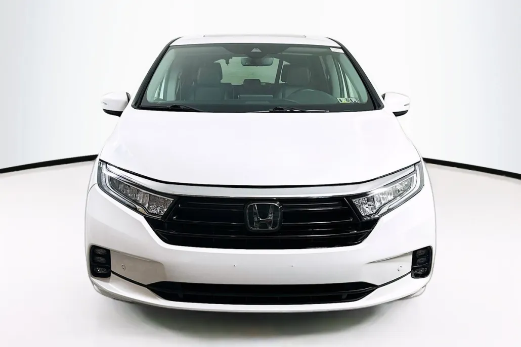 2022 Honda Odyssey Touring photo 1