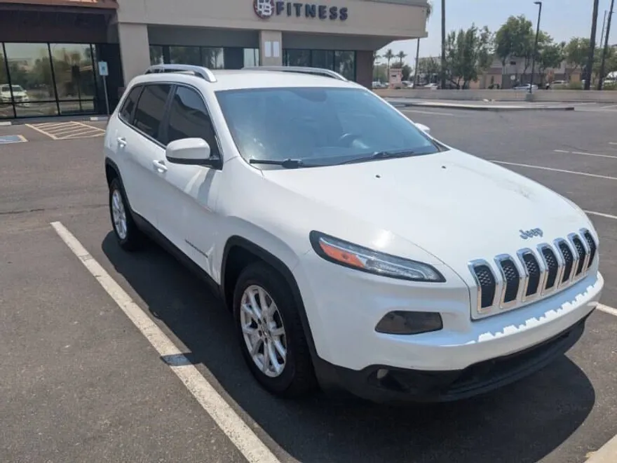 2016 Jeep Cherokee Latitude photo 1