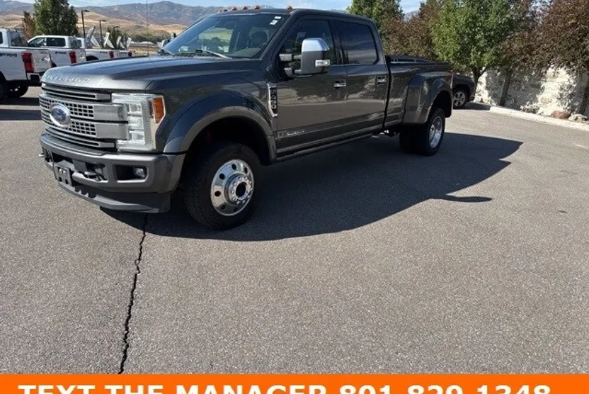 2017 Ford F-450 Platinum photo 1