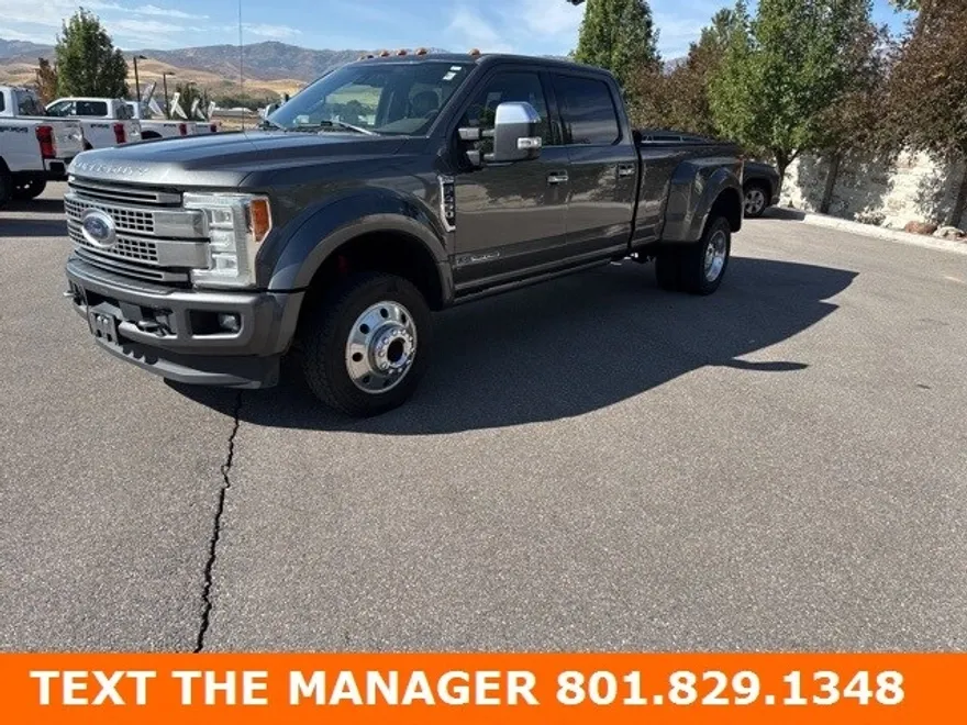 2017 Ford F-450 Platinum photo 1