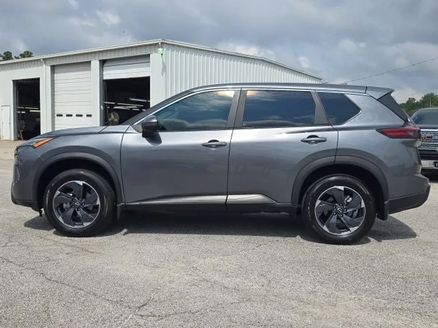 2025 Nissan Rogue SV photo 1