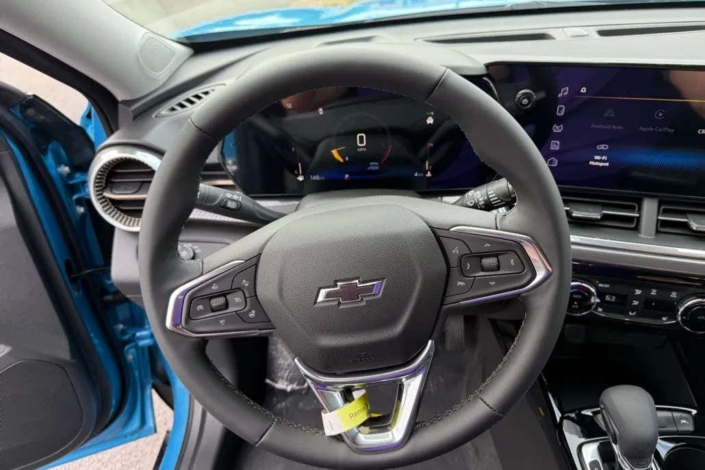 2025 Chevrolet Trax ACTIV photo 1