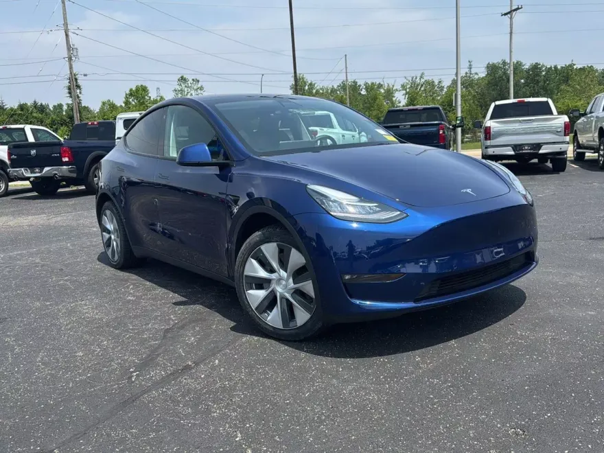 2022 Tesla Model Y Long Range photo 1