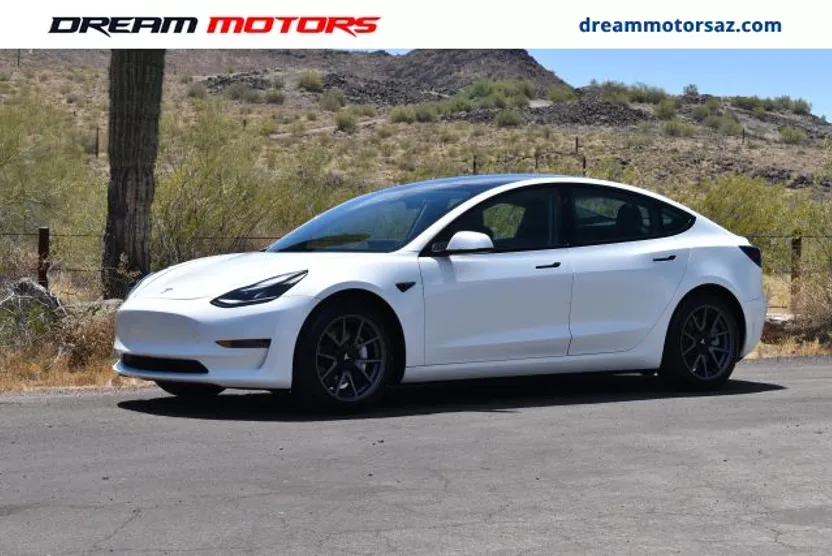 2023 Tesla Model 3 photo 1