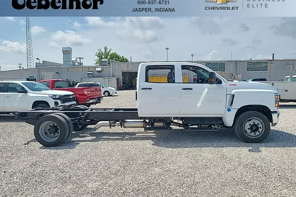 2024 Chevrolet Silverado 5500HD Work Truck photo 1