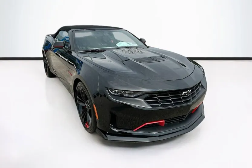 2024 Chevrolet Camaro LT1 photo 1