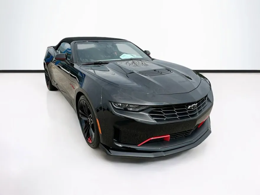 2024 Chevrolet Camaro LT1 photo 1