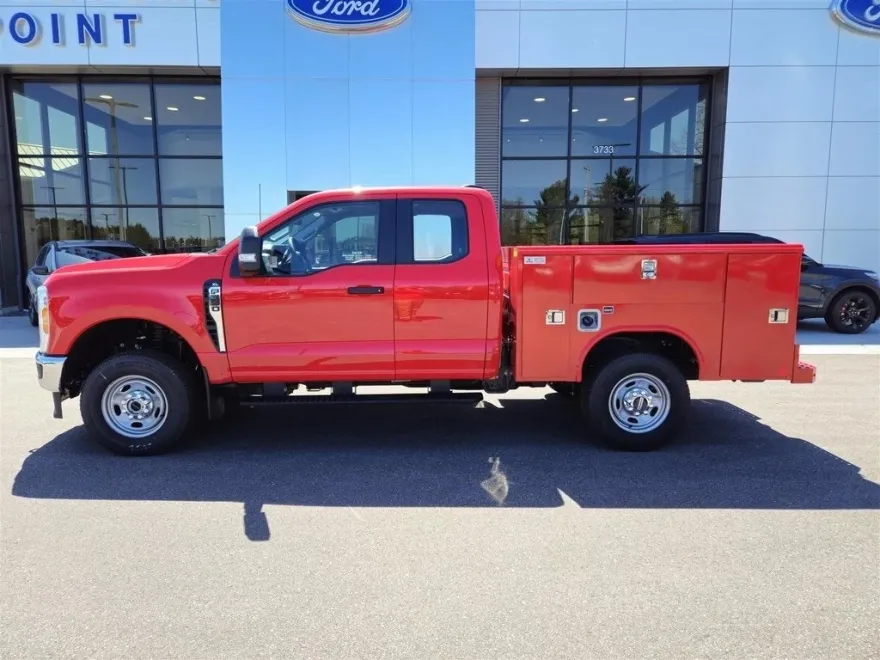 2023 Ford F-350 photo 1