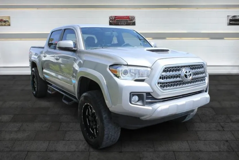 2017 Toyota Tacoma SR5 Sport TRD Pro photo 1