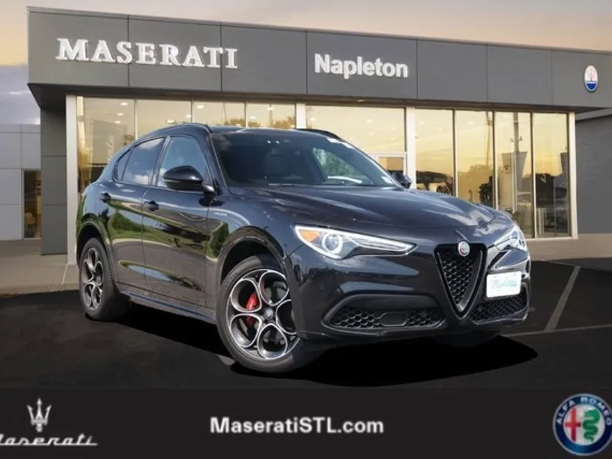 2022 Alfa Romeo Stelvio Ti photo 1