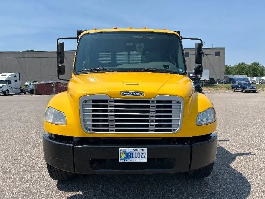 2020 Freightliner M2 106 Medium Duty photo 1