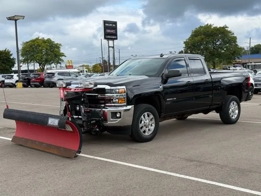 2015 Chevrolet Silverado 2500HD LT photo 1