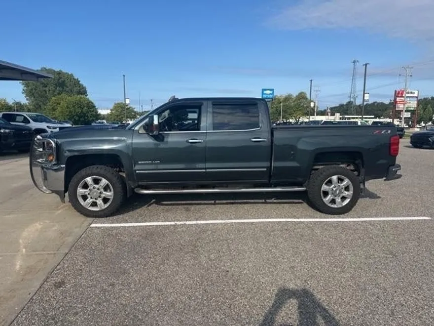2018 Chevrolet Silverado 2500HD LTZ photo 1