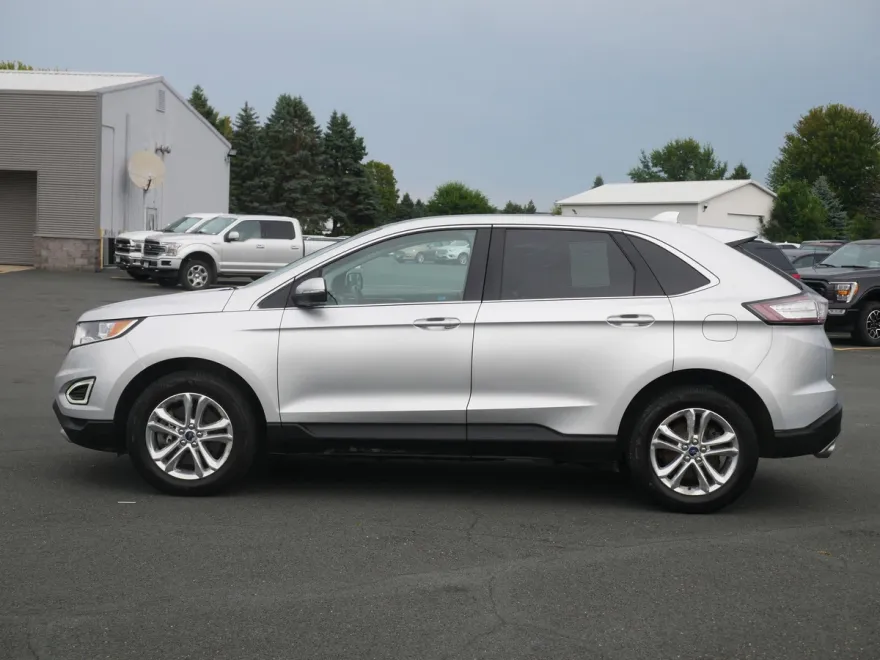 2016 Ford Edge Titanium photo 1