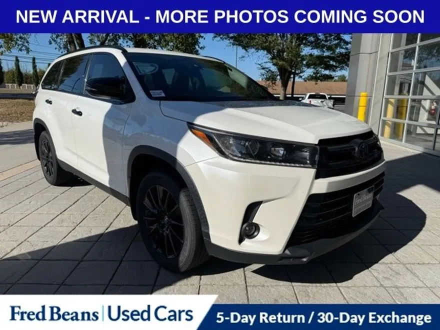 2019 Toyota Highlander SE photo 1