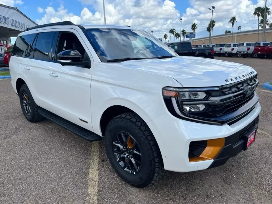 2025 Ford Expedition photo 1