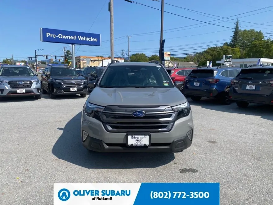 2025 Subaru Forester Premium photo 1