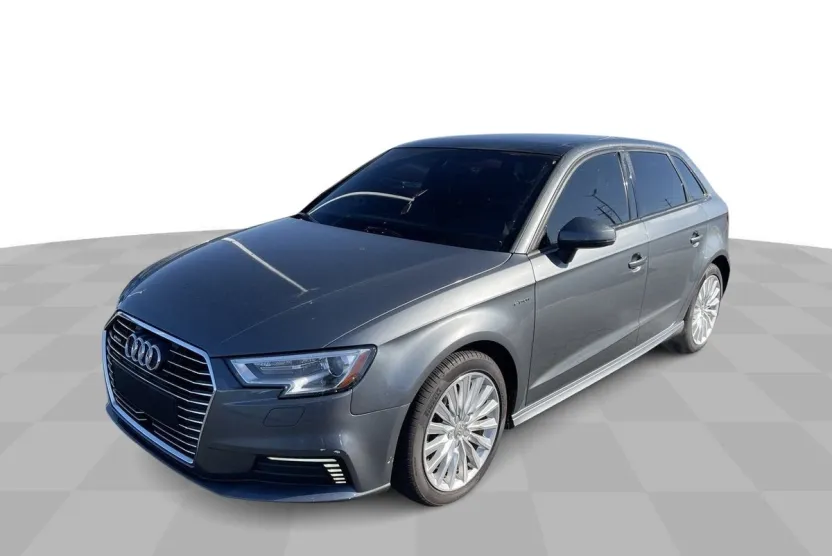 2017 Audi A3 E-tron Premium photo 1