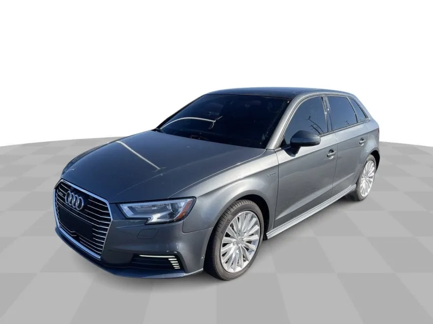 2017 Audi A3 E-tron Premium photo 1