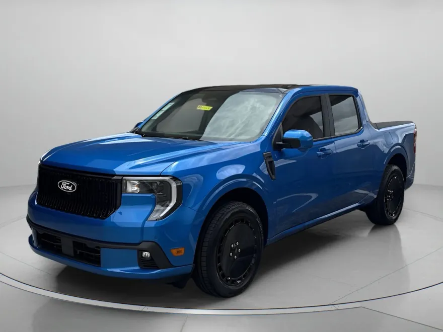 2025 Ford Maverick photo 1