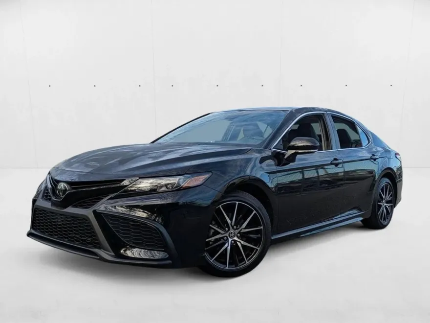 2024 Toyota Camry SE photo 1