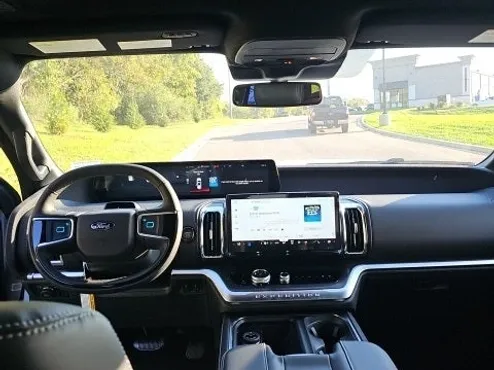 2025 Ford Expedition Platinum photo 4