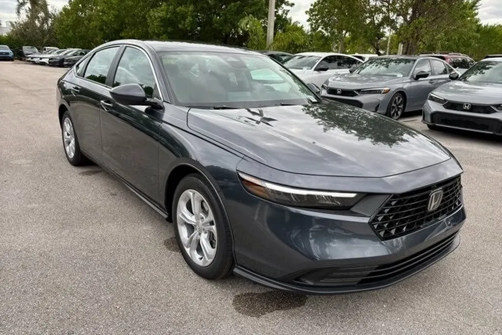 2025 Honda Accord LX photo 1