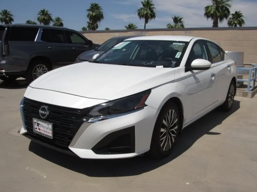 2023 Nissan Altima 2.5 SV photo 1