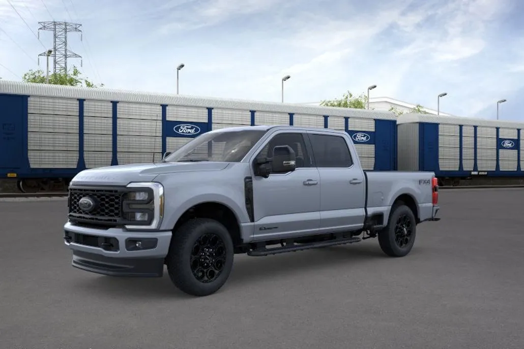 2025 Ford F-350 Lariat photo 1