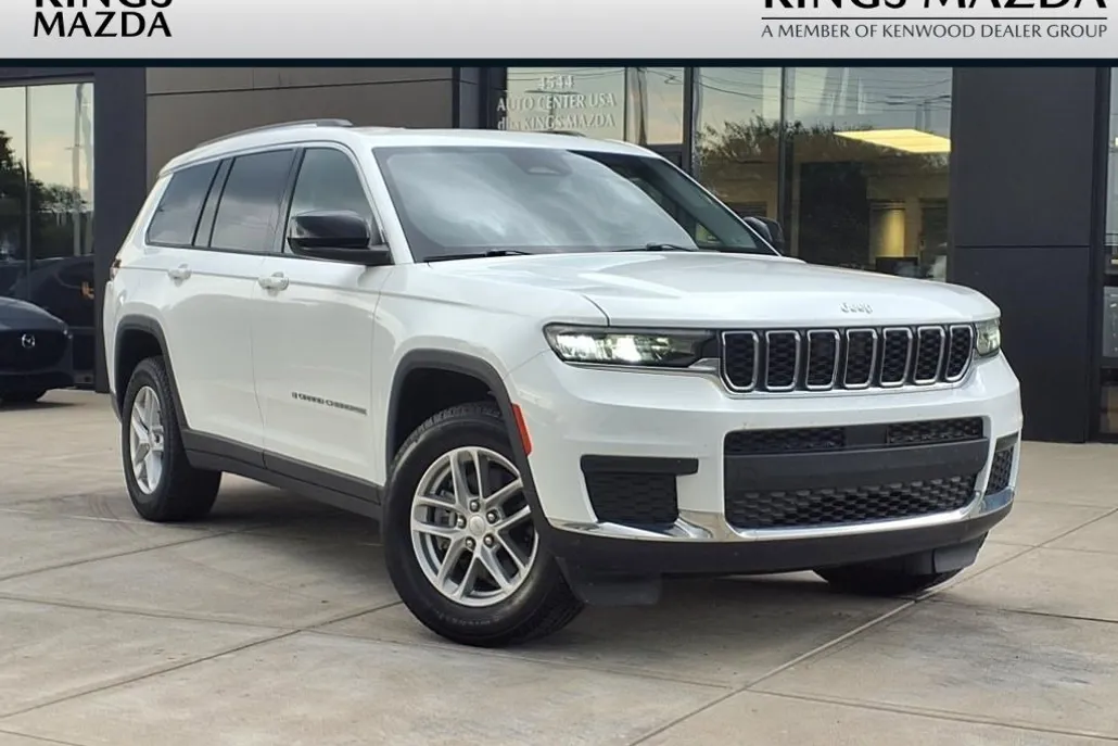 2022 Jeep Grand Cherokee Laredo photo 1
