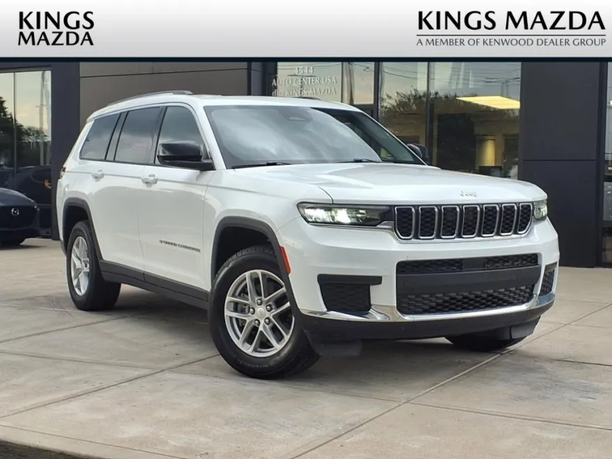 2022 Jeep Grand Cherokee Laredo photo 1