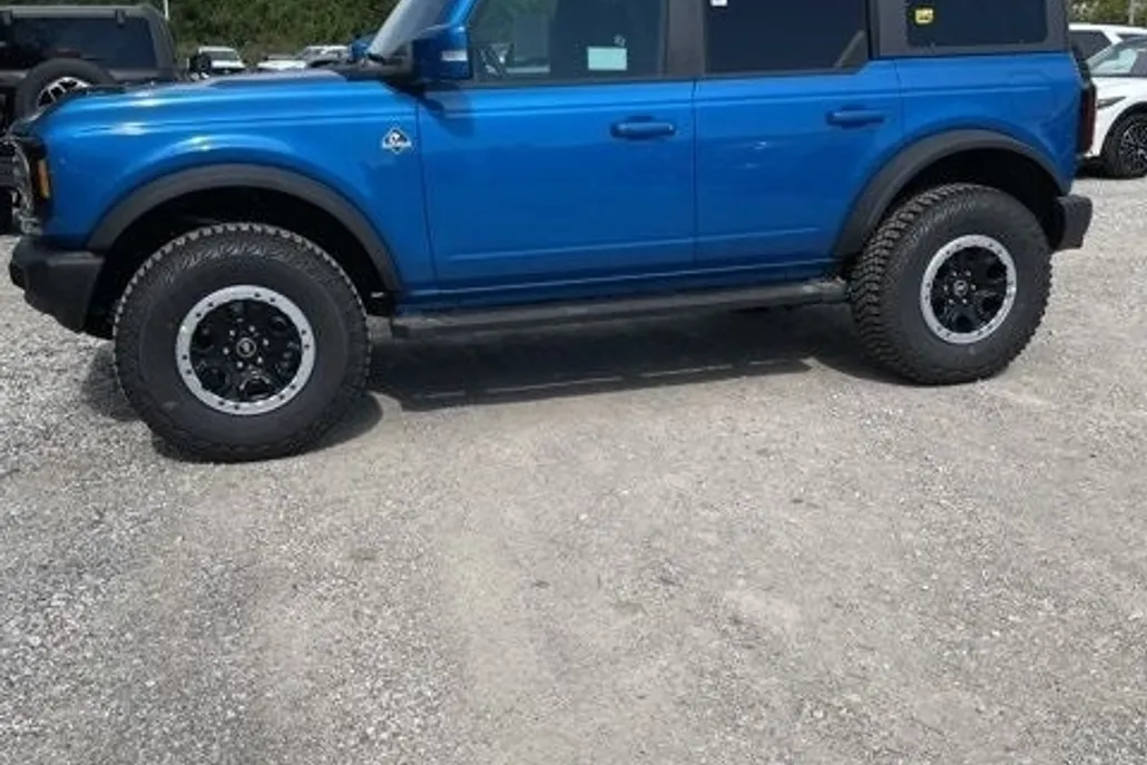 2024 Ford Bronco Outer Banks photo 1