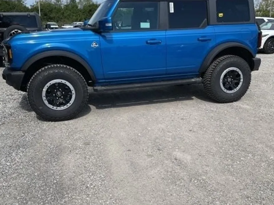2024 Ford Bronco Outer Banks photo 1