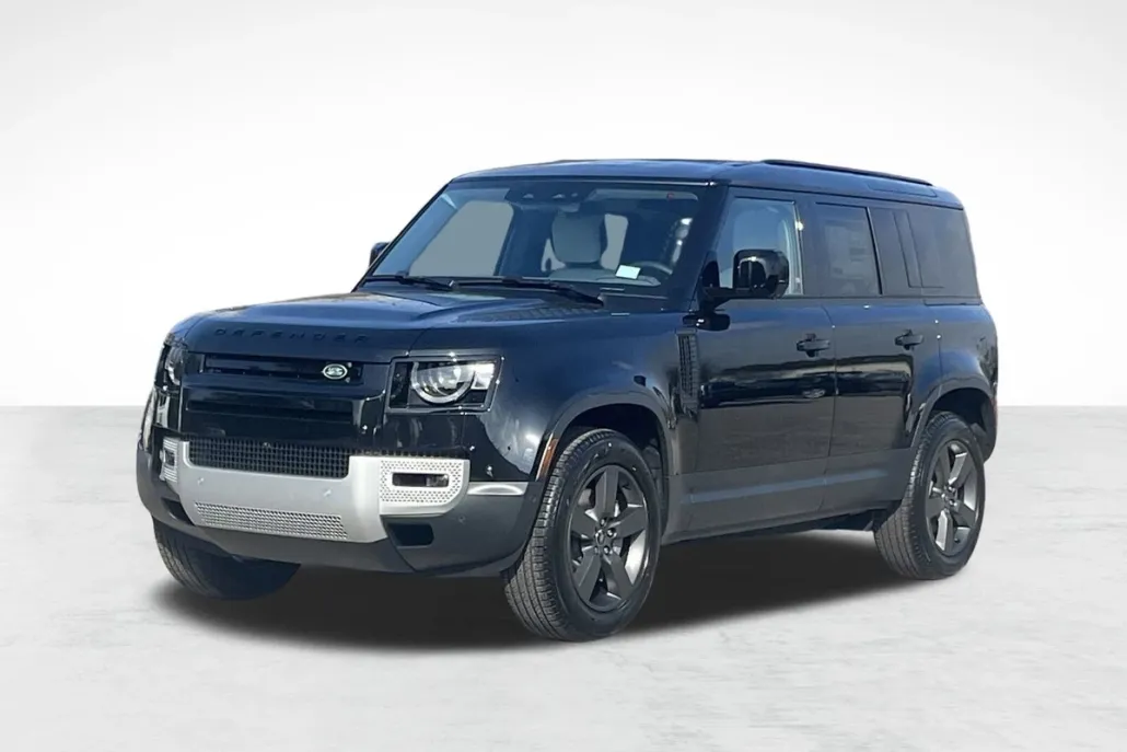 2025 Land Rover Defender 110 S photo 1