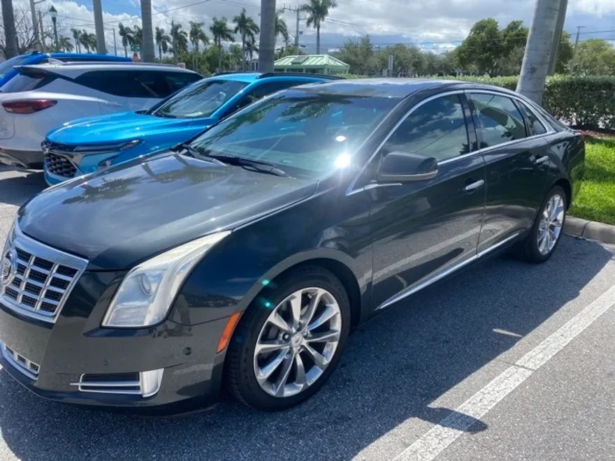2014 Cadillac XTS Luxury photo 1