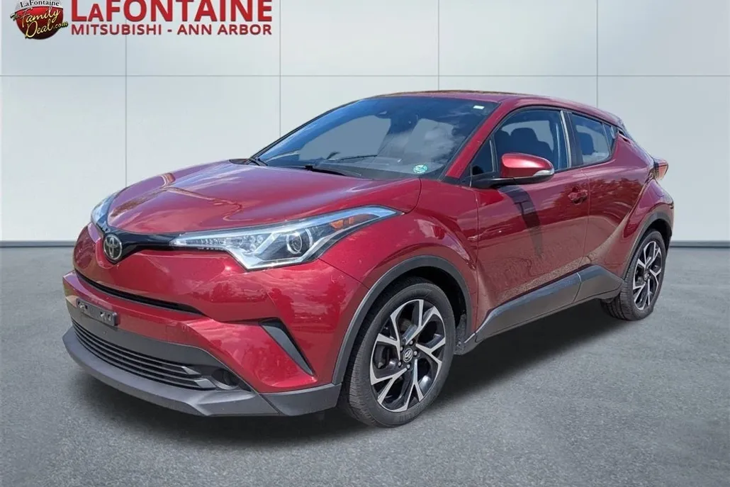 2018 Toyota C-HR XLE photo 1