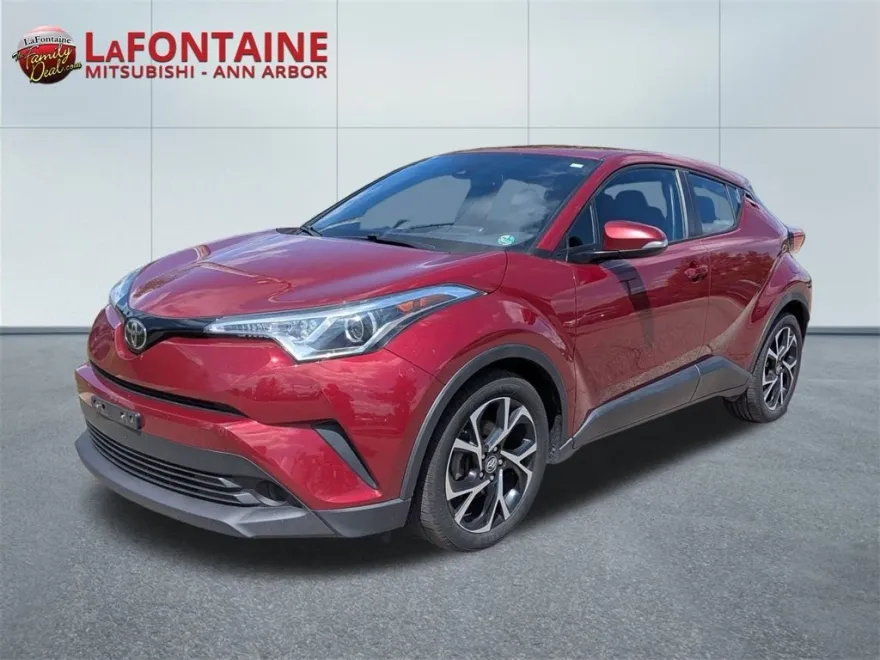 2018 Toyota C-HR XLE photo 1