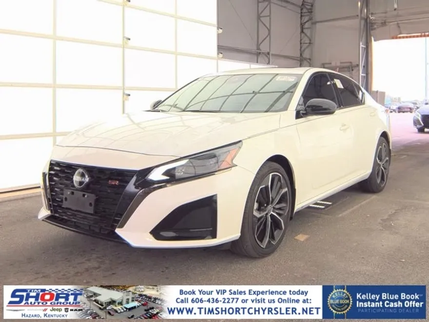 2024 Nissan Altima 2.5 SR photo 1