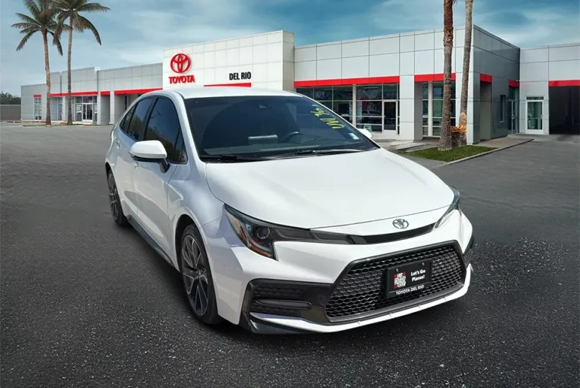 2022 Toyota Corolla SE photo 1