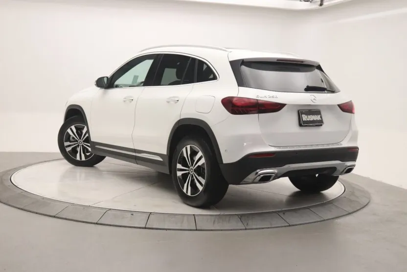 2025 Mercedes Benz GLA 250 photo 1