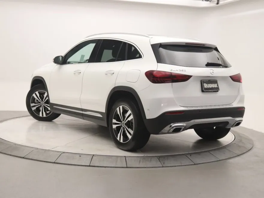 2025 Mercedes Benz GLA 250 photo 1