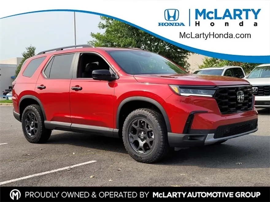 2025 Honda Pilot TrailSport photo 1