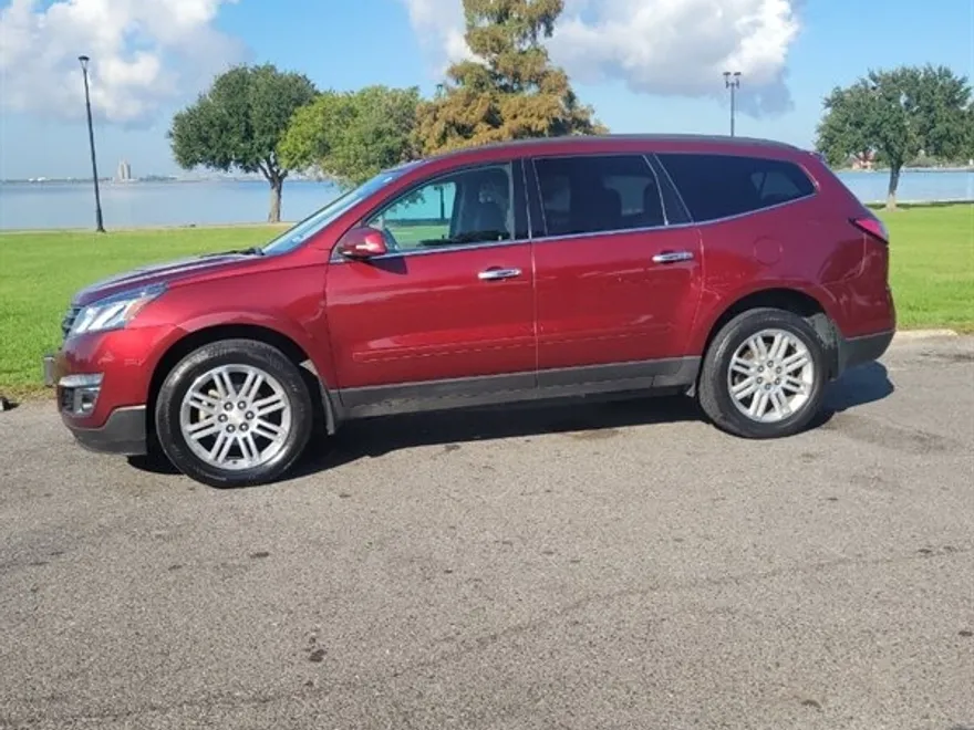 2015 Chevrolet Traverse 1LT photo 1