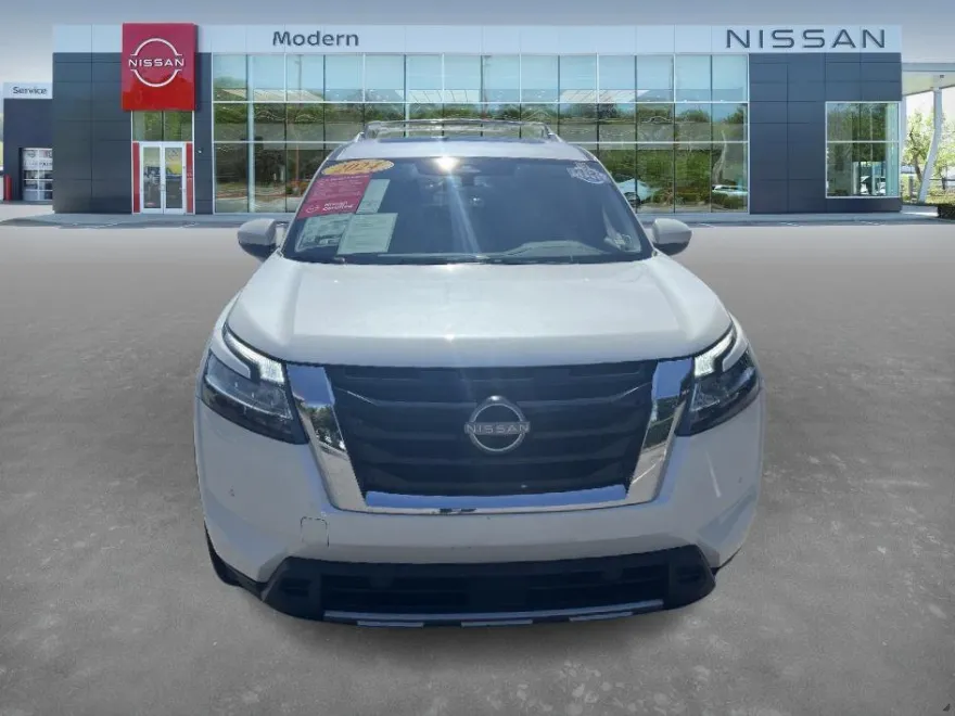 2024 Nissan Pathfinder SL photo 1