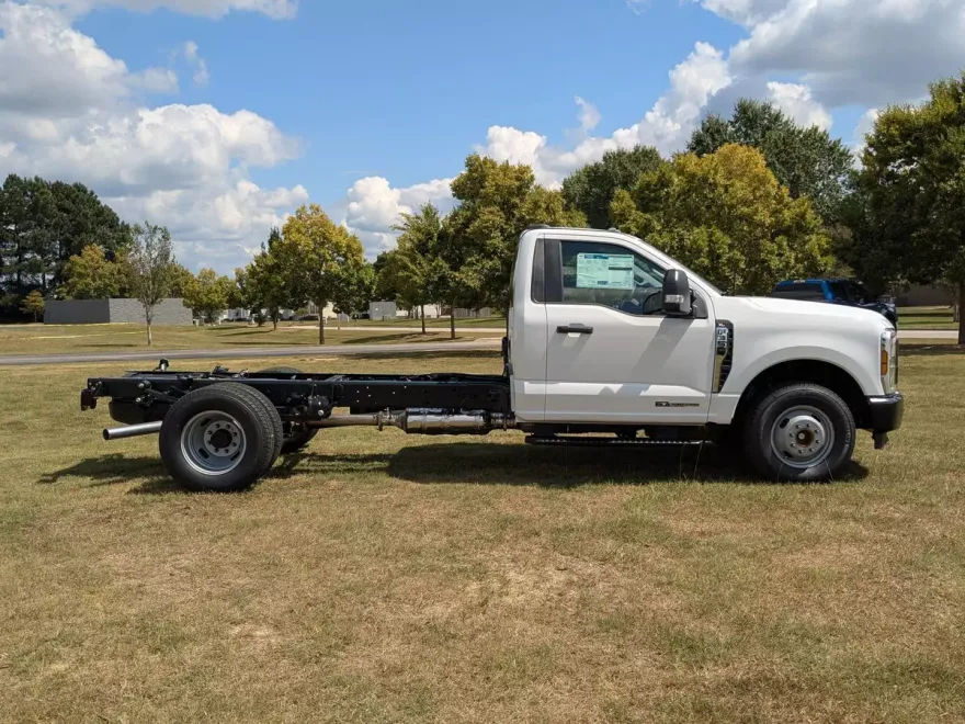 2026 Ford F-350 photo 1