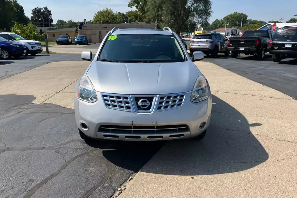 2010 Nissan Rogue S AWD photo 1