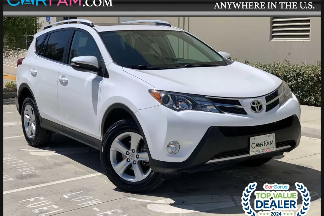 2013 Toyota RAV4 XLE photo 1